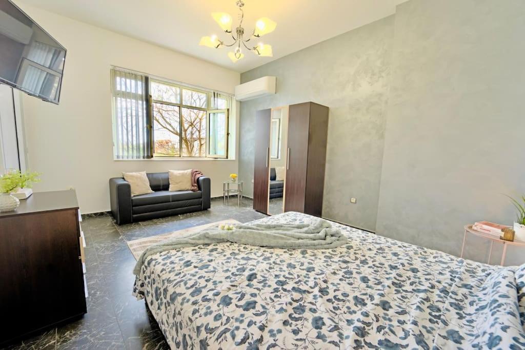 Cozy 1-Bedroom Flat In The Very Center Of Sofia Extérieur photo