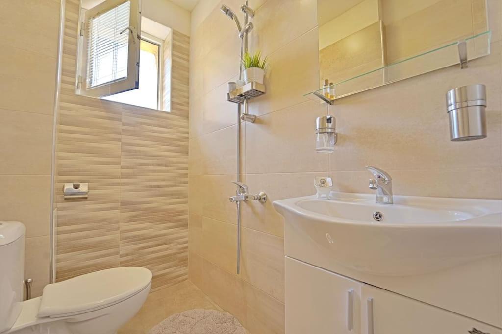 Cozy 1-Bedroom Flat In The Very Center Of Sofia Extérieur photo