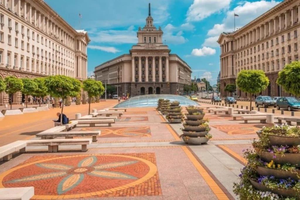Cozy 1-Bedroom Flat In The Very Center Of Sofia Extérieur photo